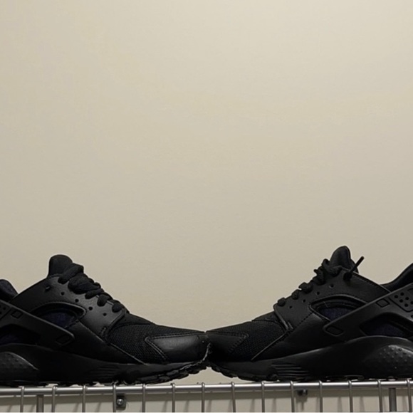 Nike Huarache shoes - Picture 2 of 2